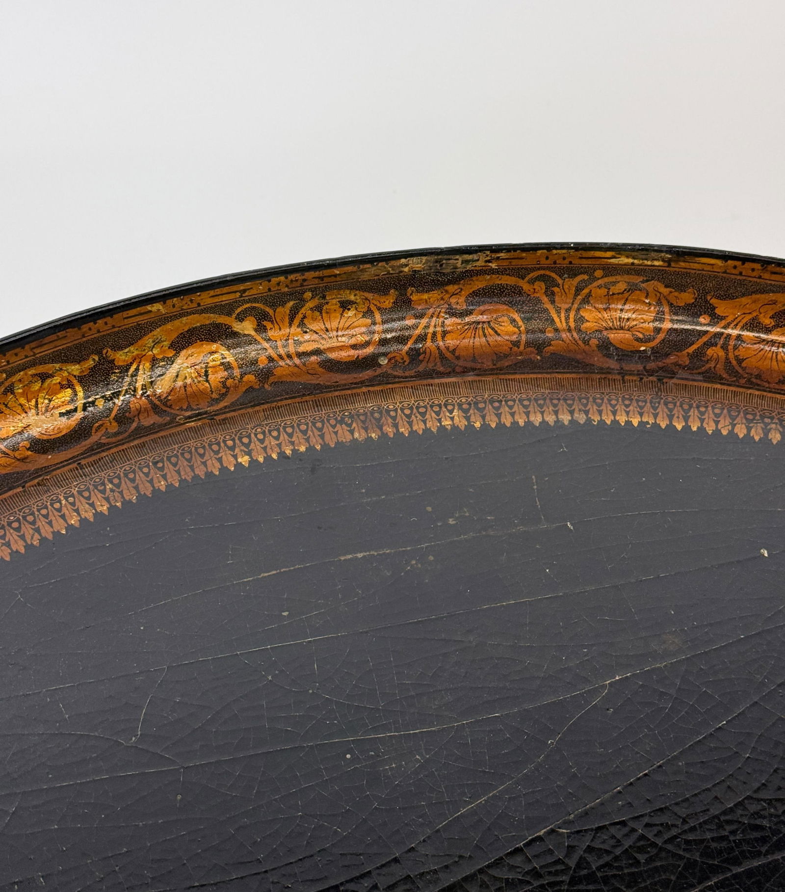 Neoclassical lacquer table. - 4