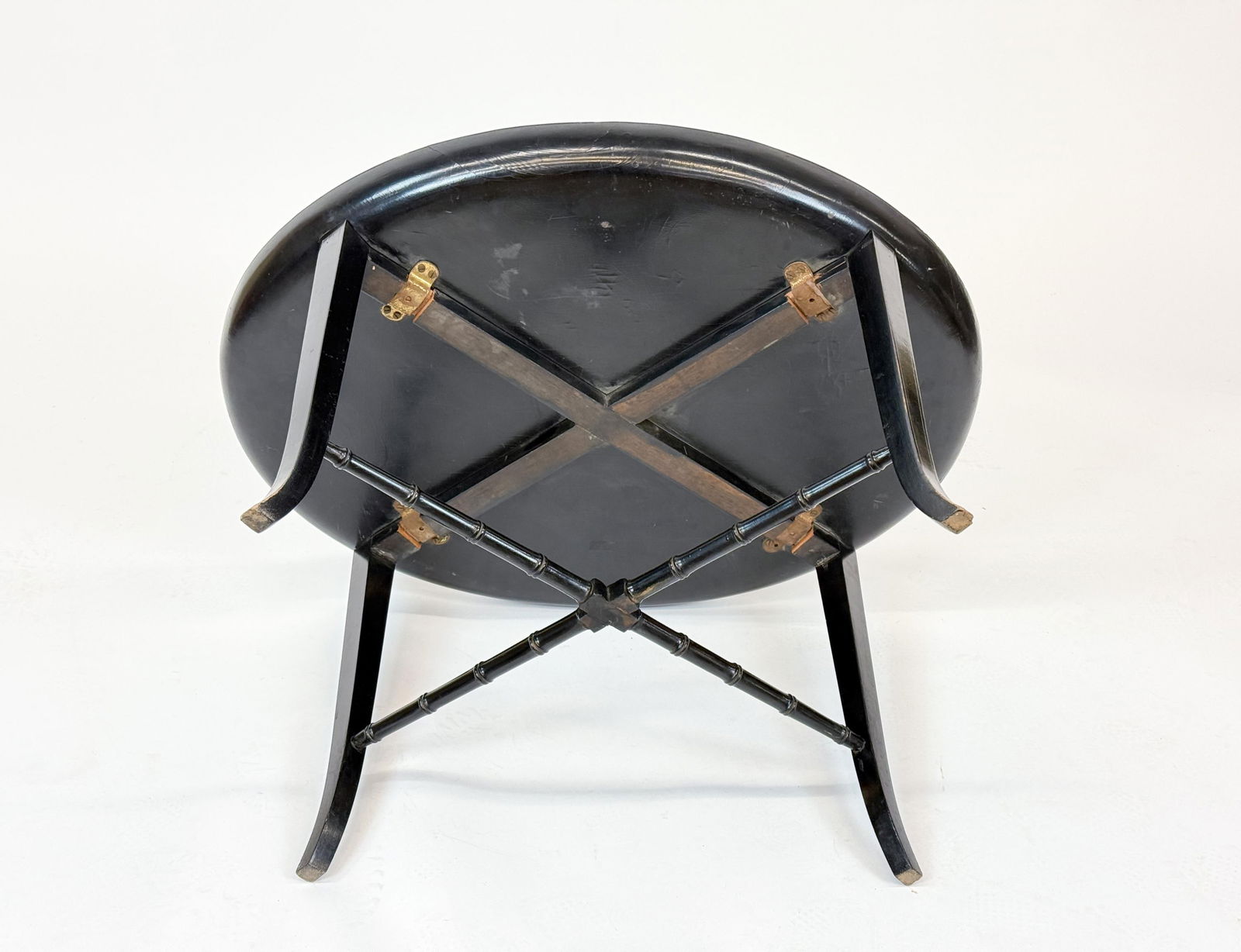 Neoclassical lacquer table. - 5