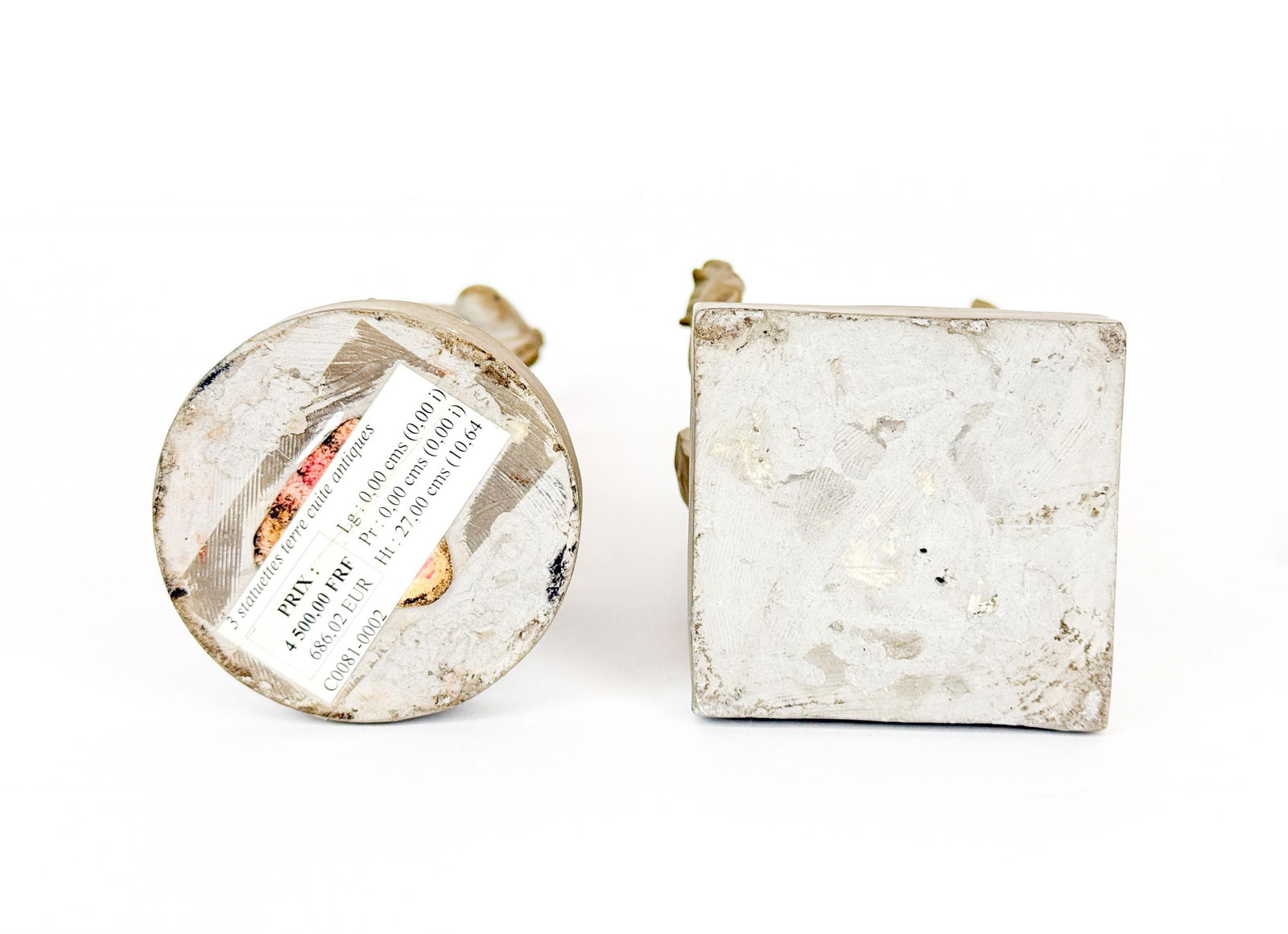 2 Ceramic statuettes. - 8