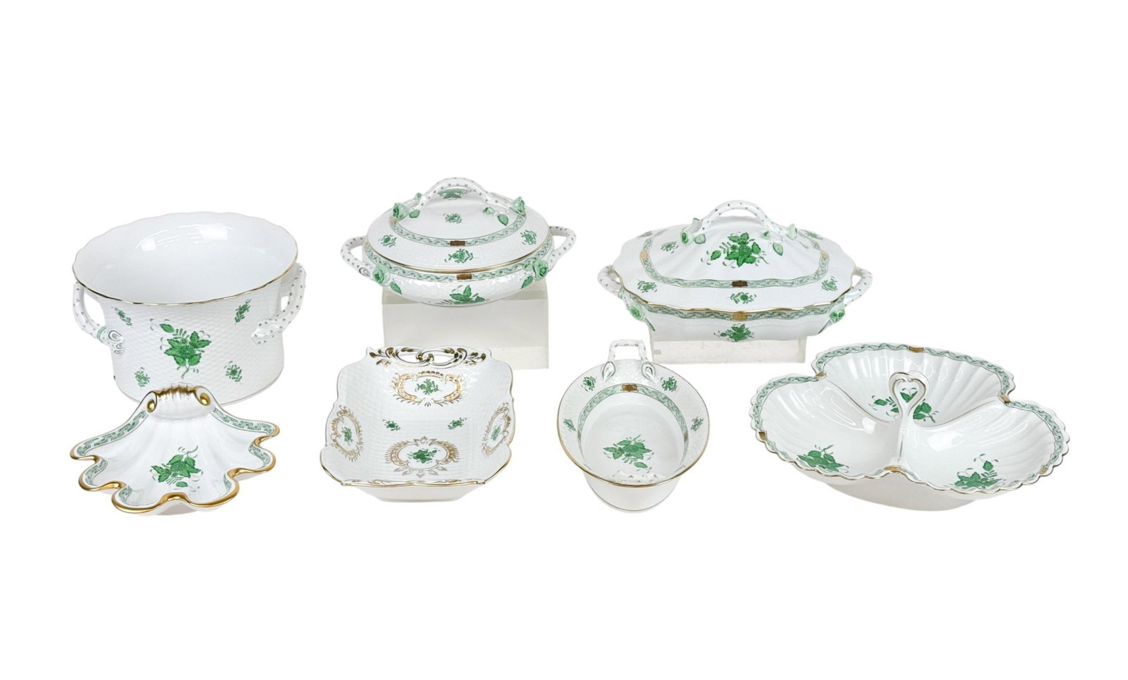 Herend "Chinese Bouquet" serving ware. (1 of 7)