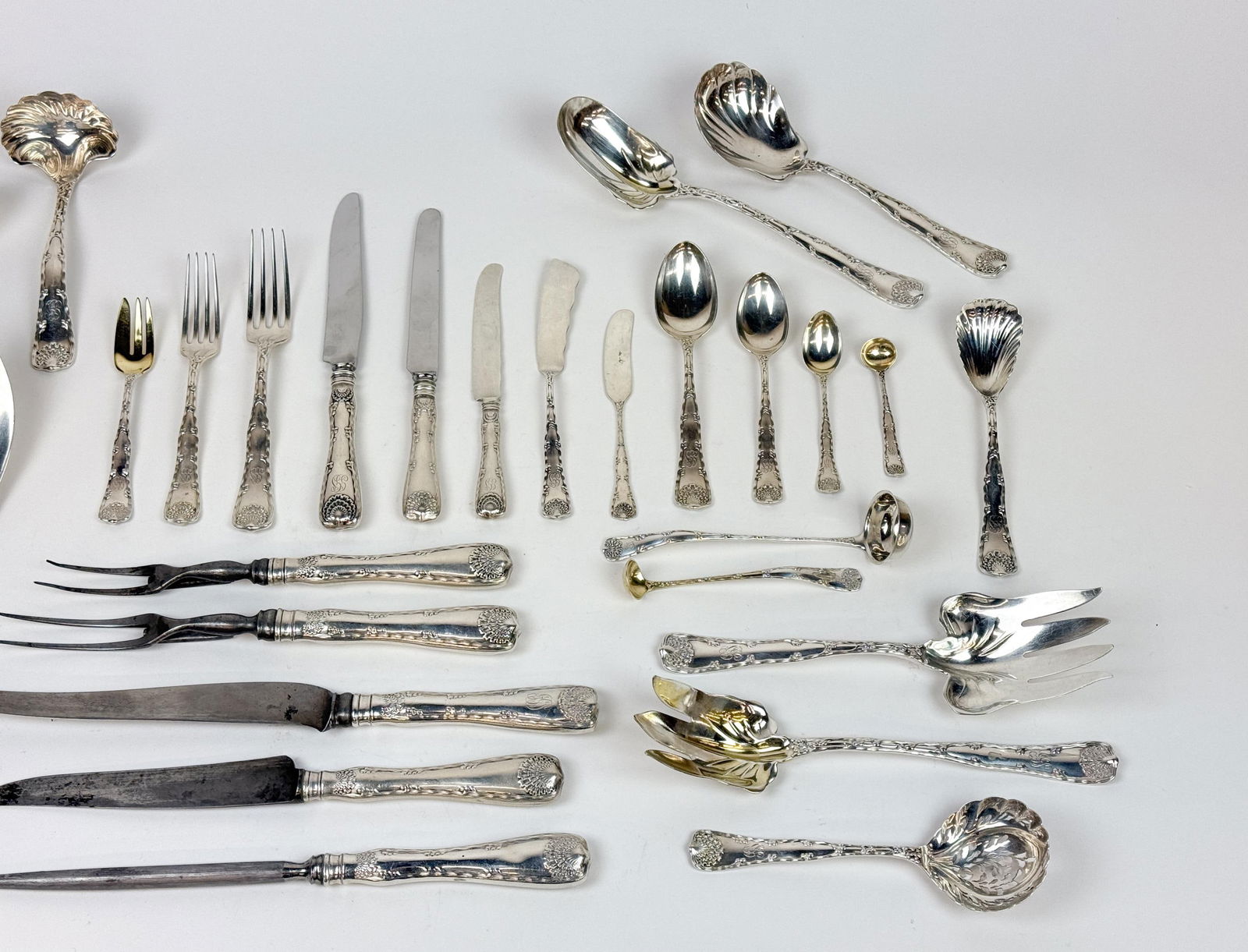 Tiffany & Co. "Wave Edge" sterling flatware set. - 4