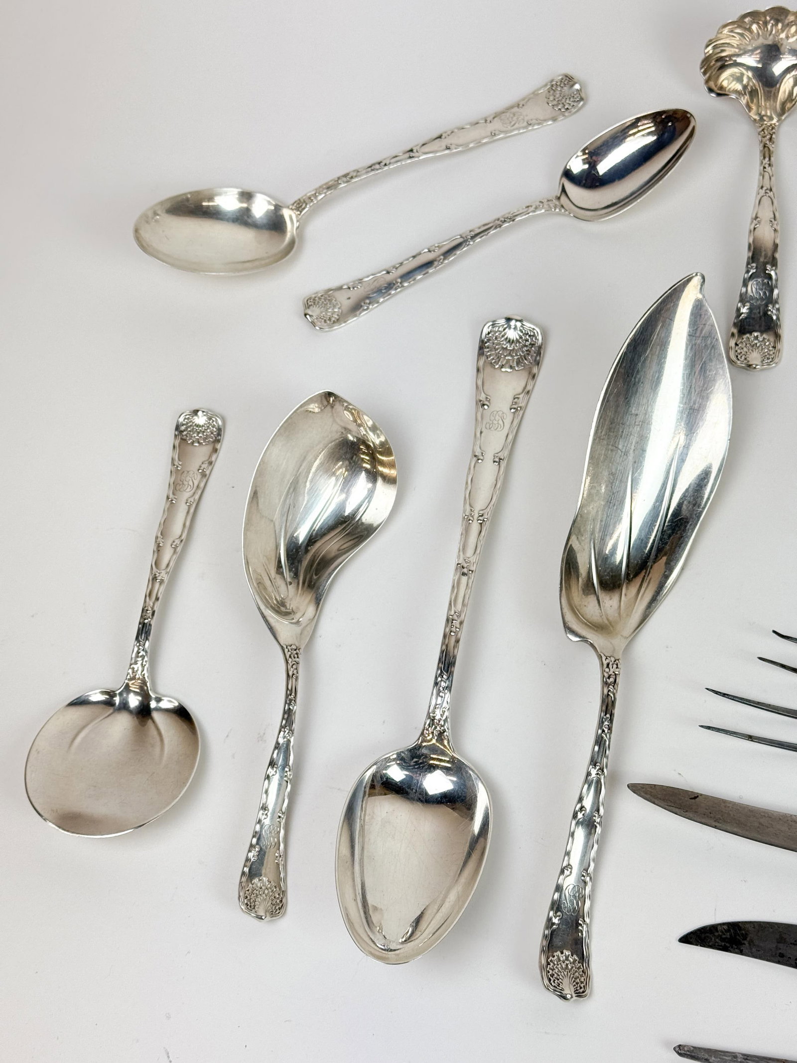 Tiffany & Co. "Wave Edge" sterling flatware set. - 9