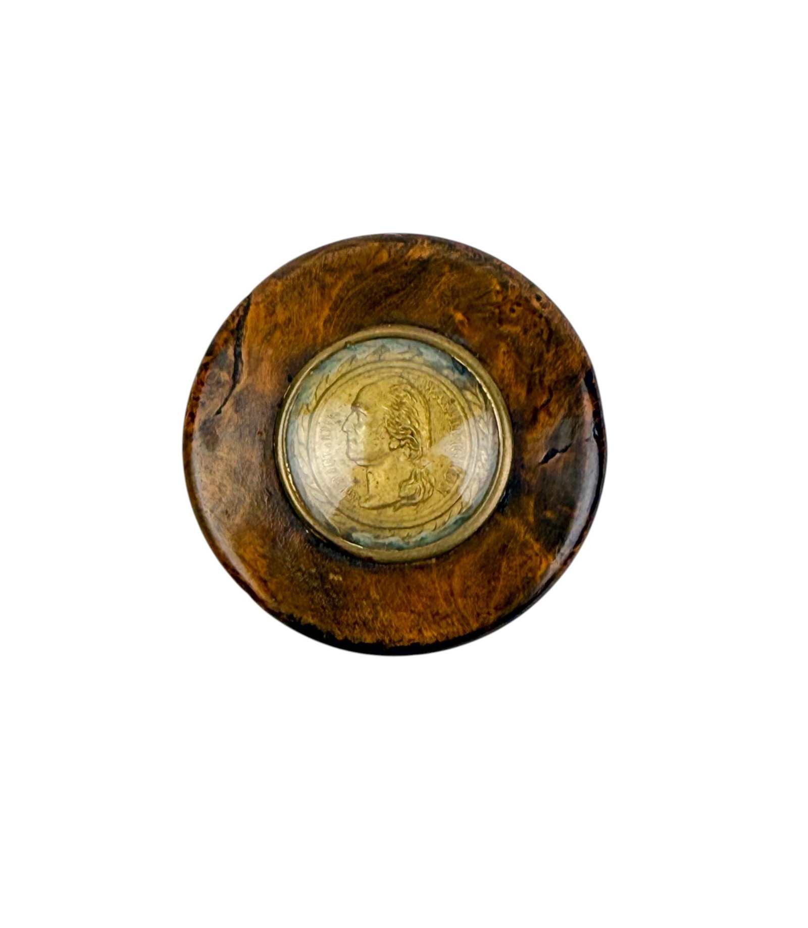 Snuff box with Washington medallion. (1 of 4)
