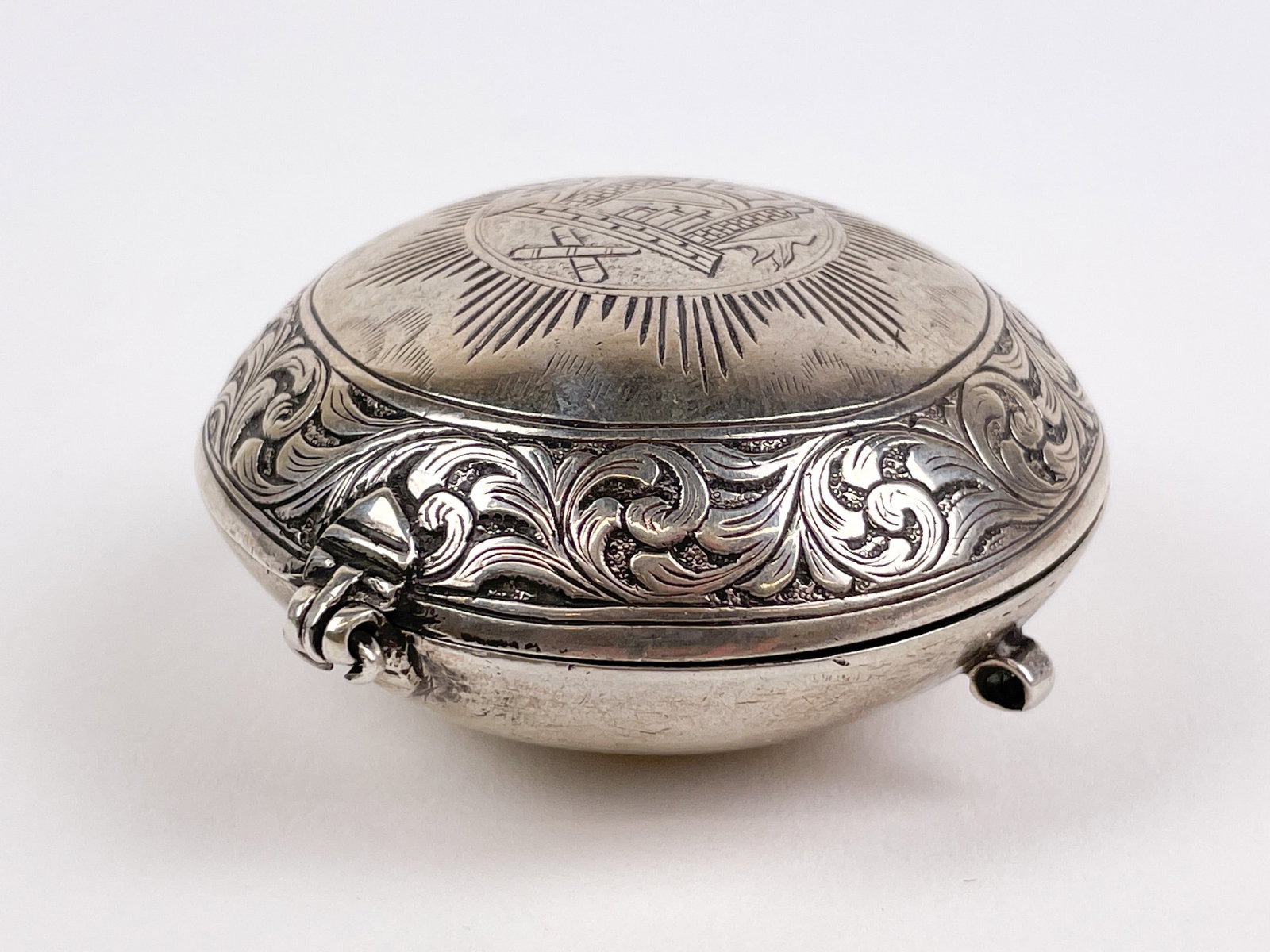 2 Silver Islamic cases. - 7