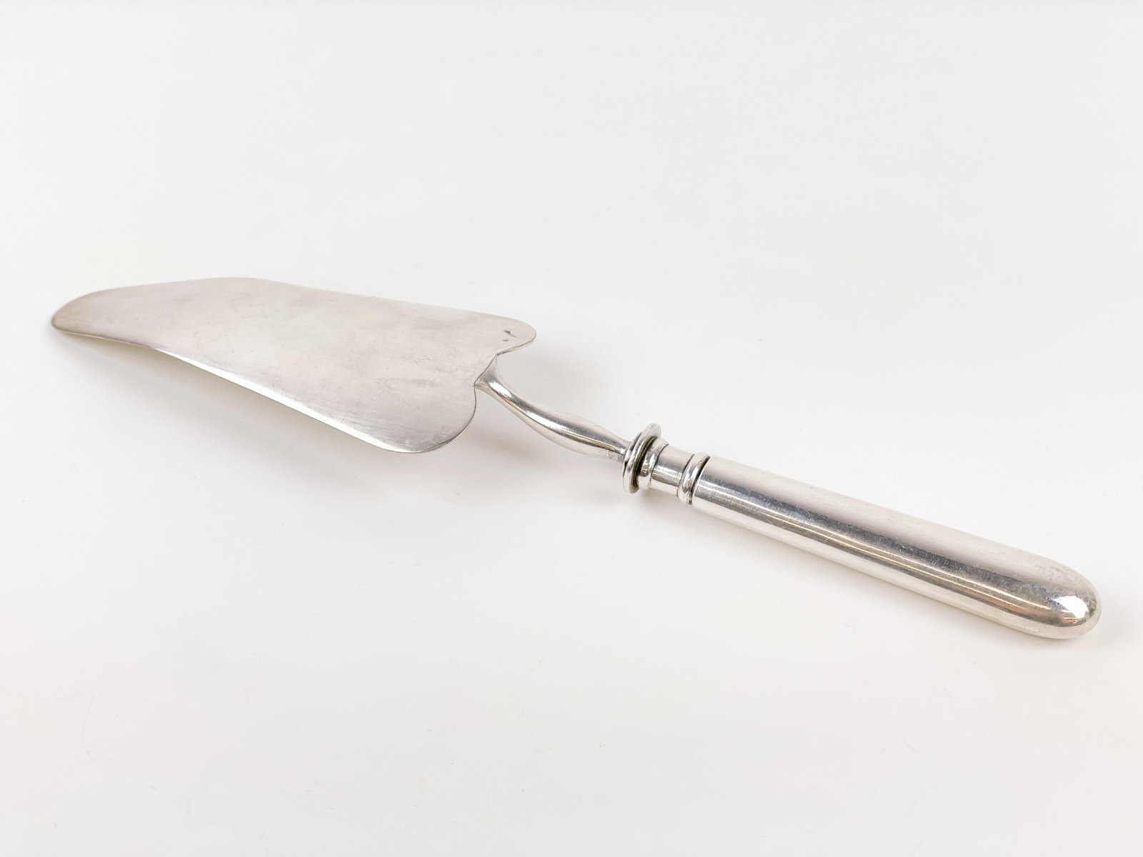 Christolfe silverplate cake server. - 4