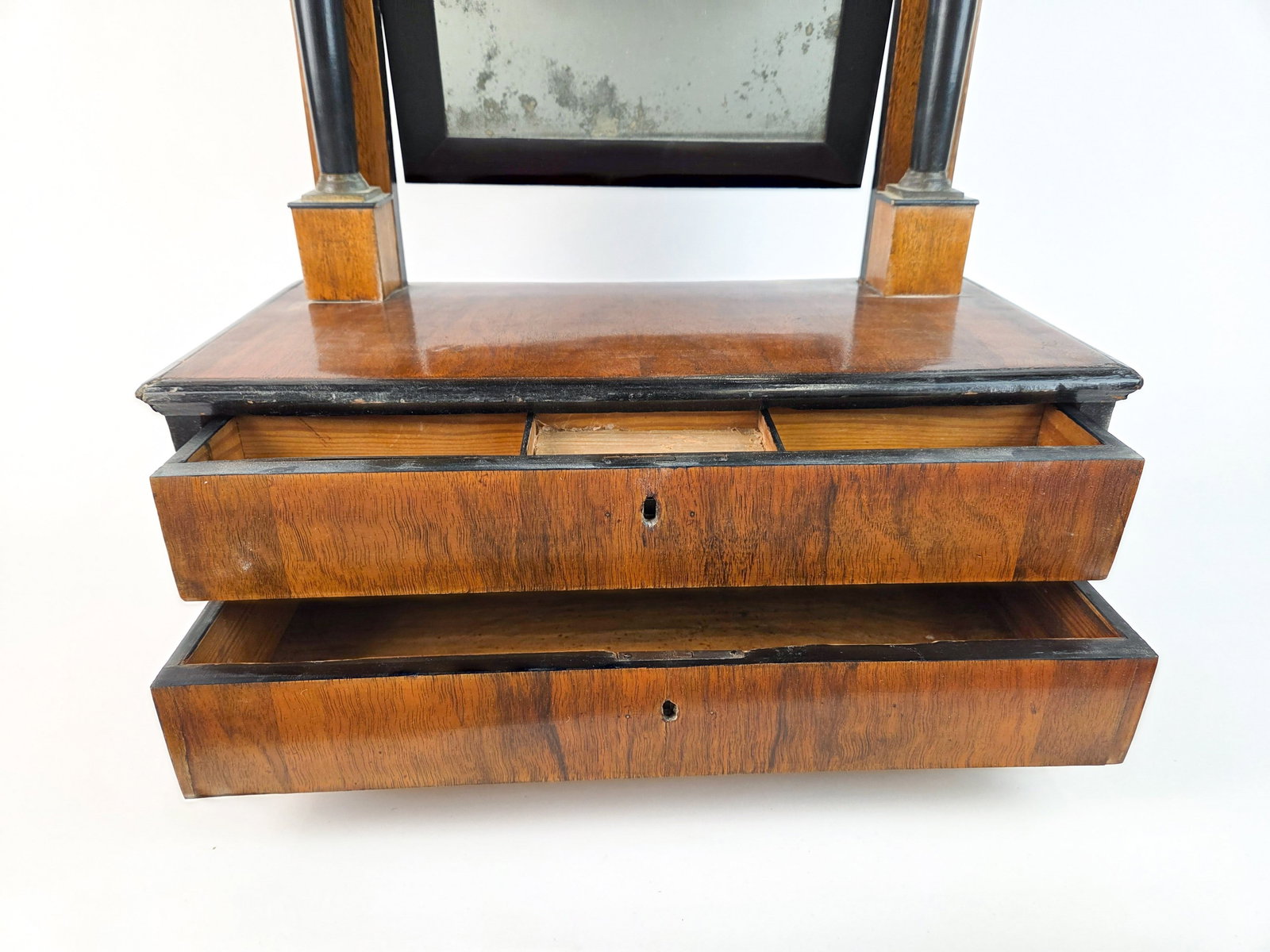 Biedermier table dressing mirror. - 3
