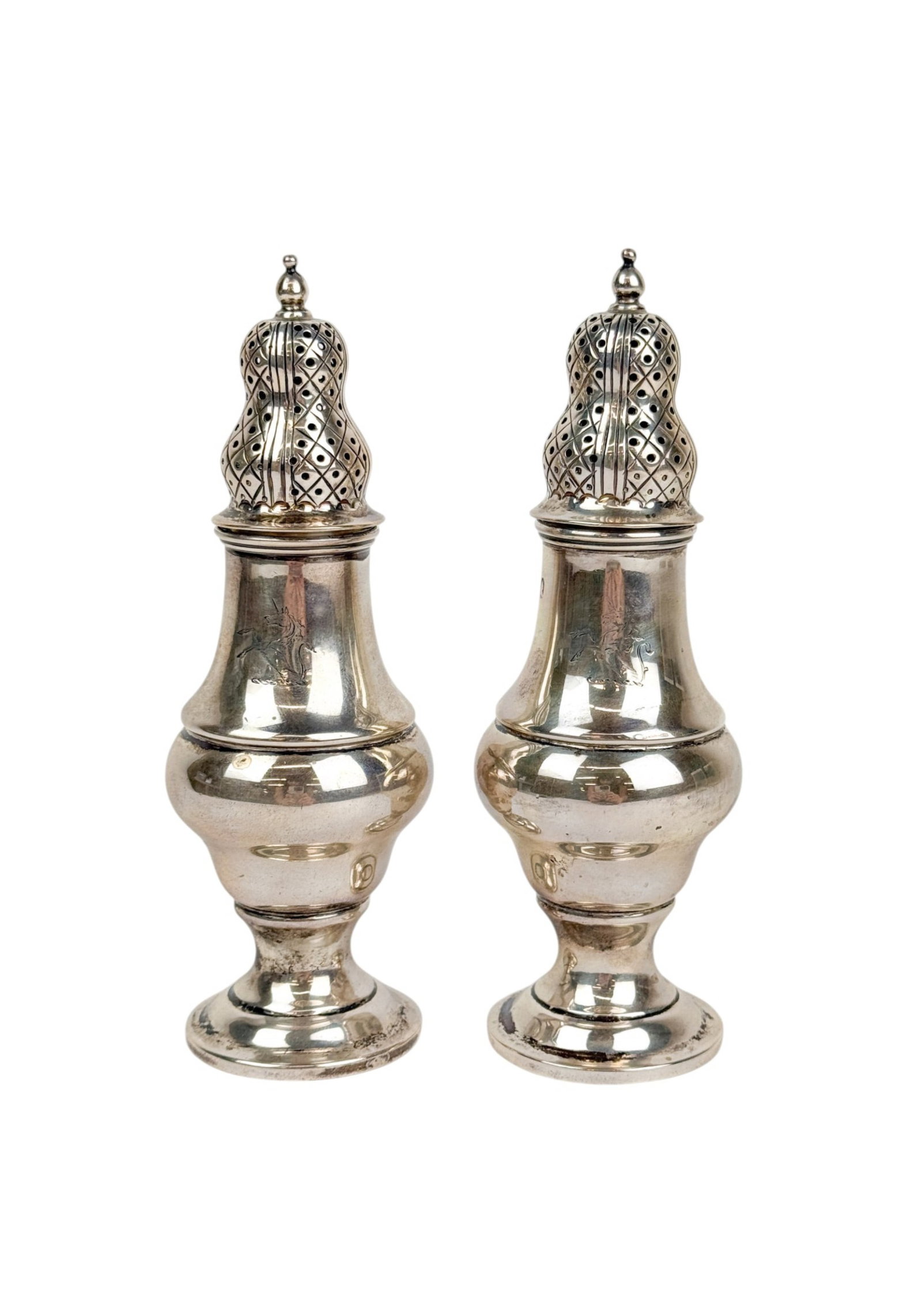 2 English George III sterling muffineers. (1 of 7)