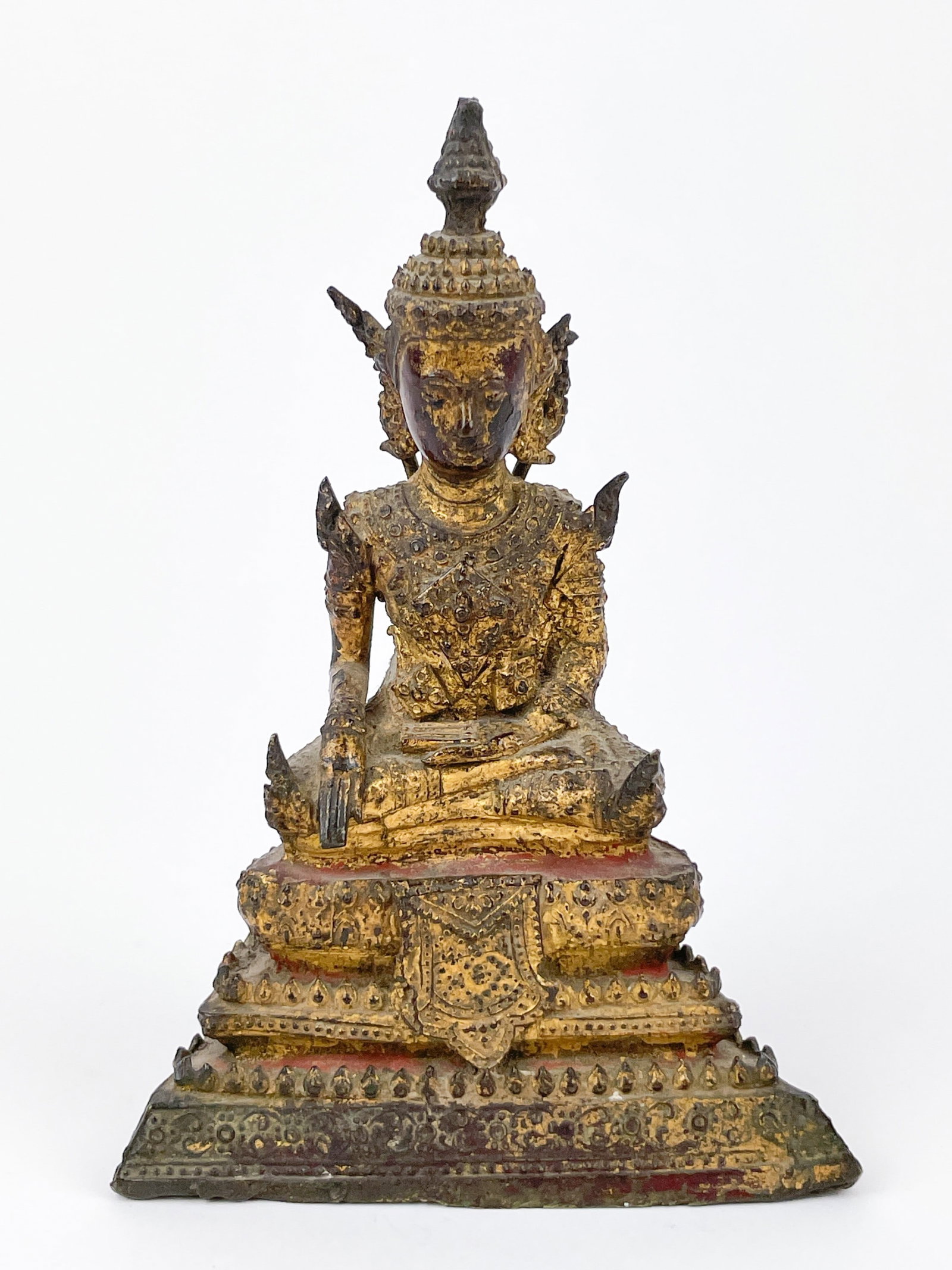 3 Buddhas. - 4