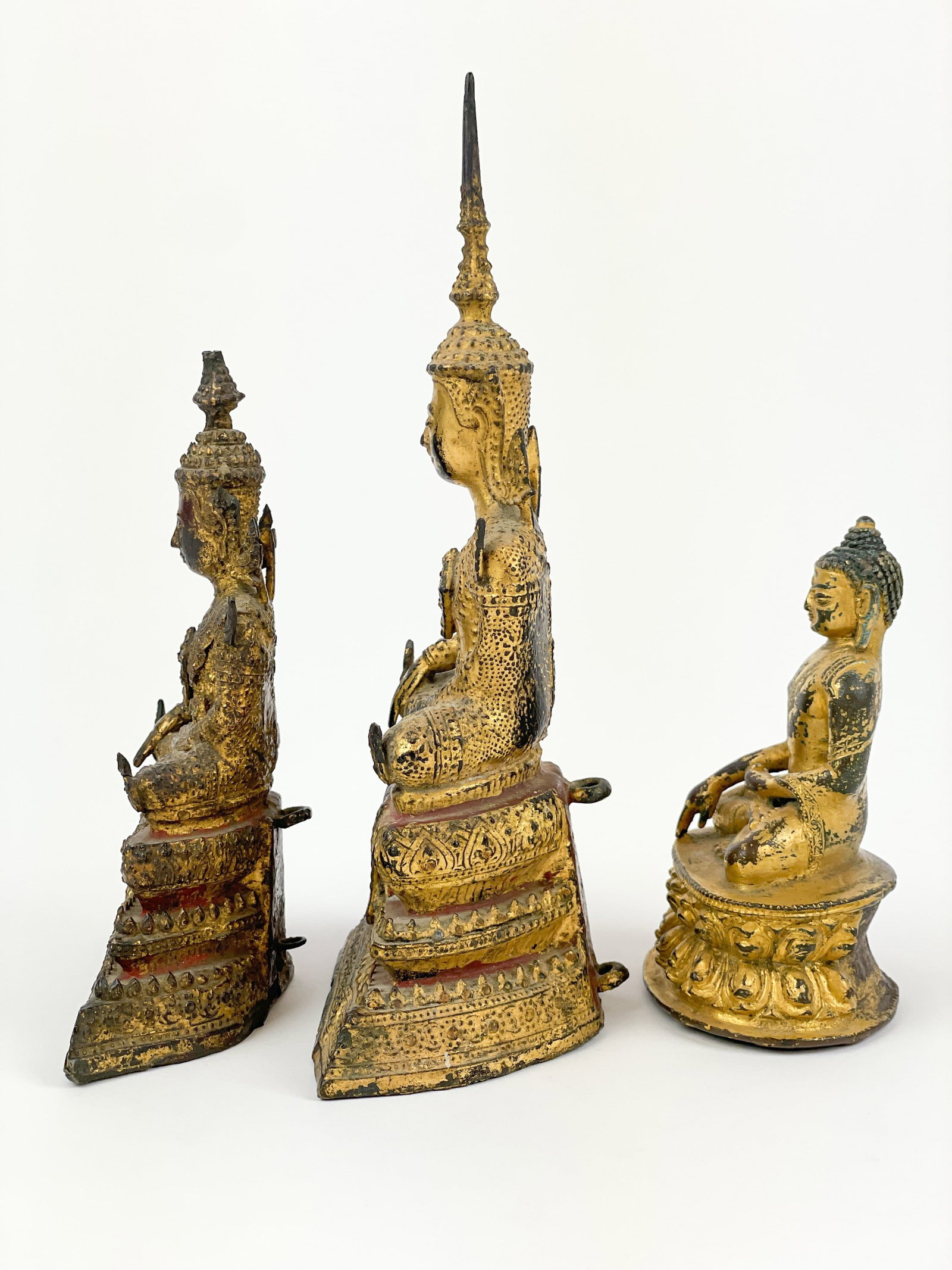 3 Buddhas. - 8