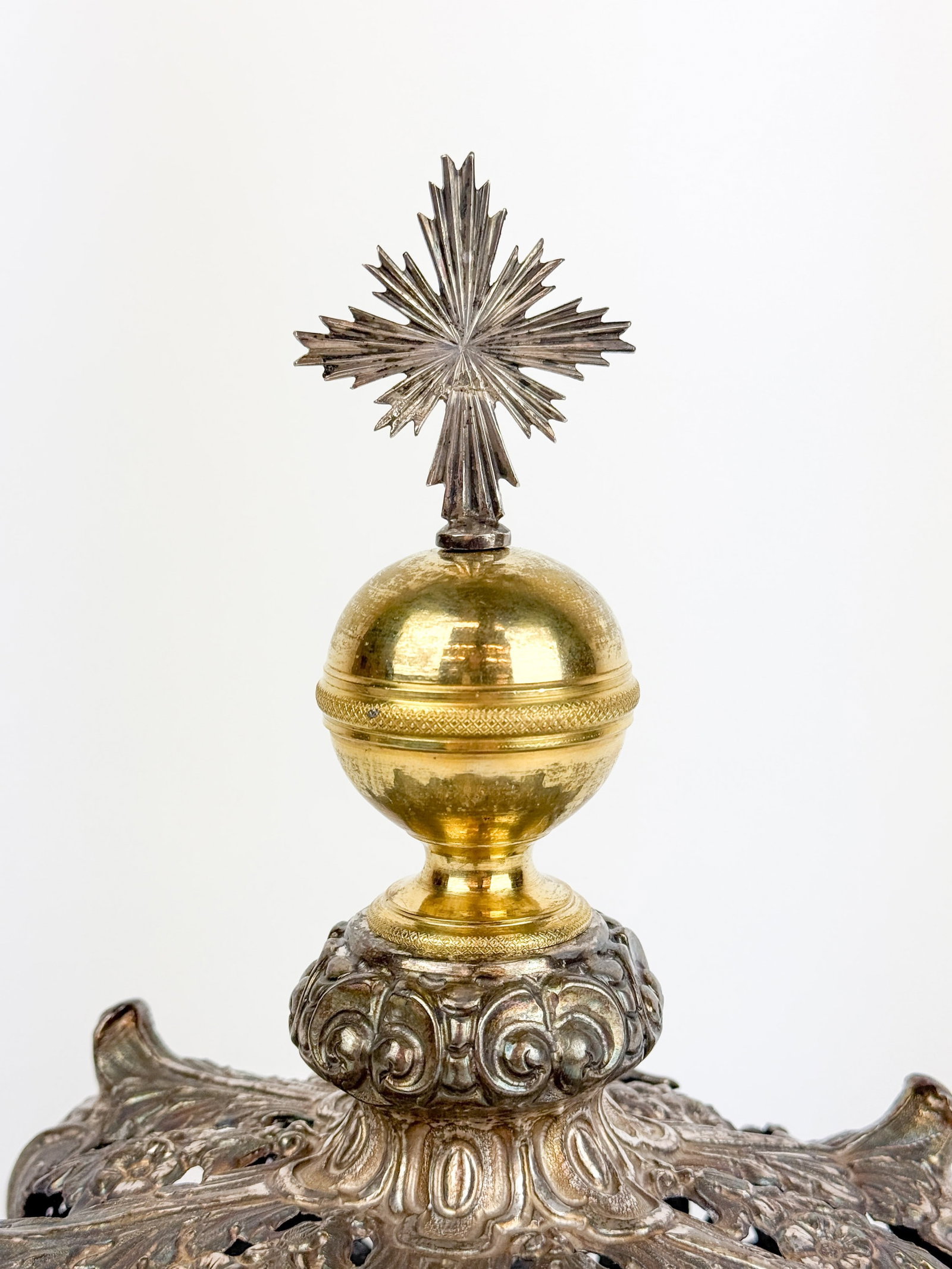 Continental ecclesiastical silver statue crown. - 3