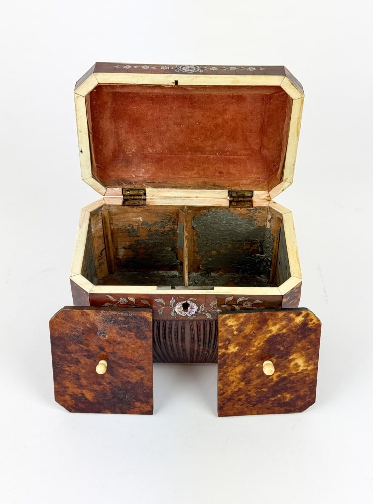 English tortoise shell tea caddy. - 3