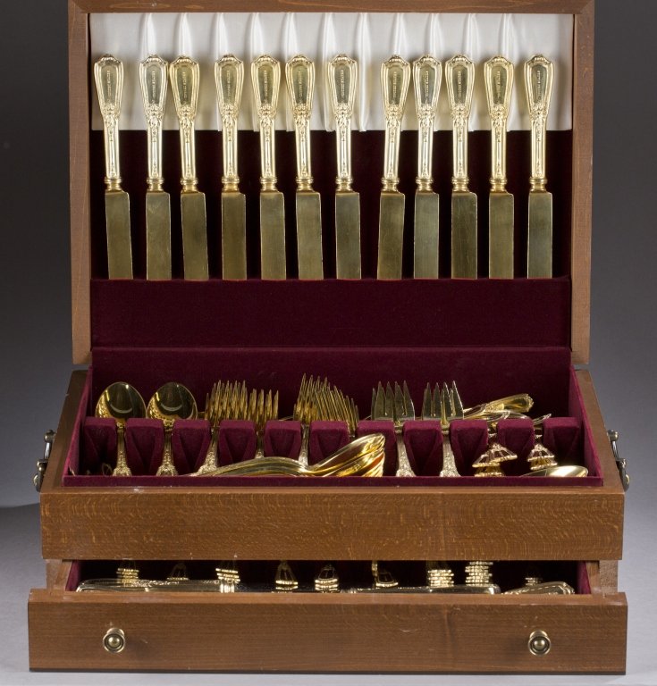Set of silver gilt flatware.: Set of Reed & Barton vermeil silver soldered flatware from the yacht "United State." c.1918. 202 pieces with service for 12 of dinner, luncheon, salad and ice cream forks; dinner, luncheon & fish kniv