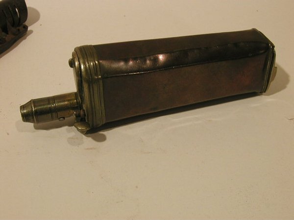 Collection of 2 powder horns - 2