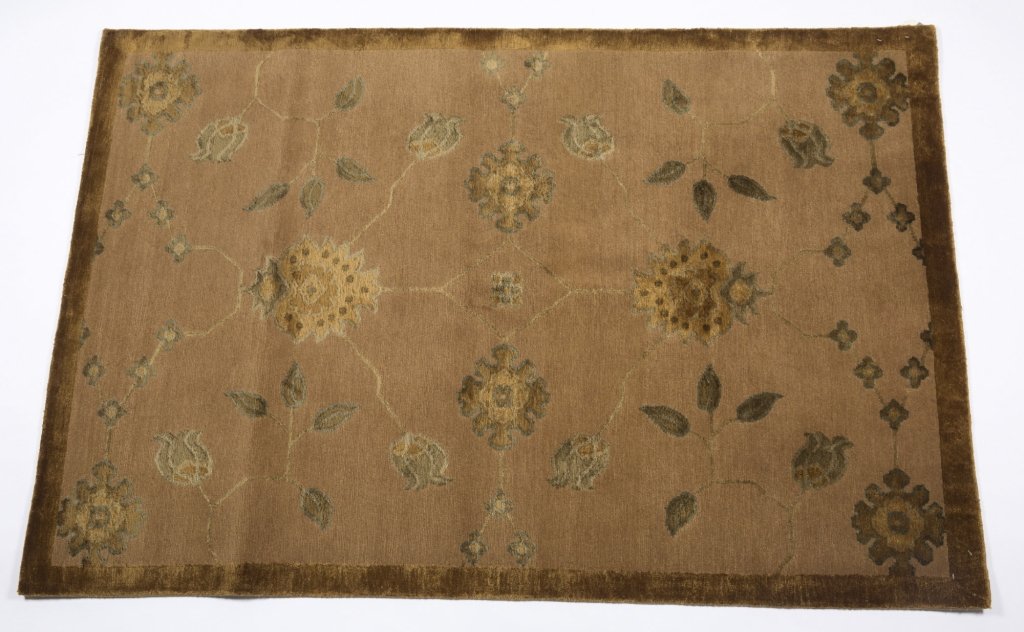 A Nepalese Modern design Wool/silk rug, 4 x 6.: A Nepalese Modern design Wool/silk rug, 4 x 6.