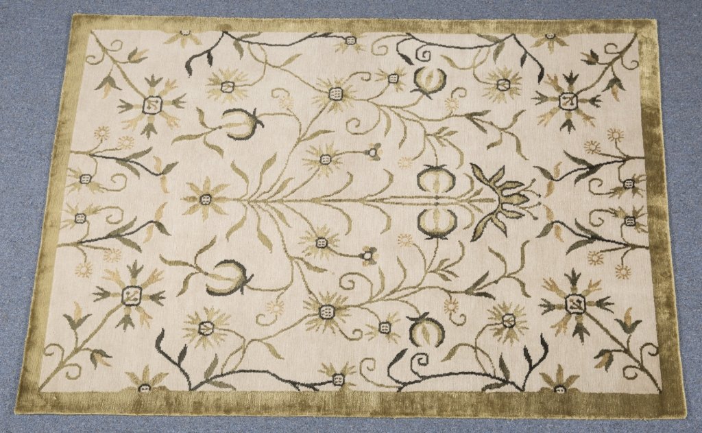 A Nepalese Modern design Wool/Silk rug, 4' x 6'.: A Nepalese Modern design Wool/Silk rug, 4' x 6'.