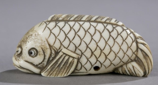 Fish netsuke.: Fish netsuke. 1 1/8" x 2 5/8".