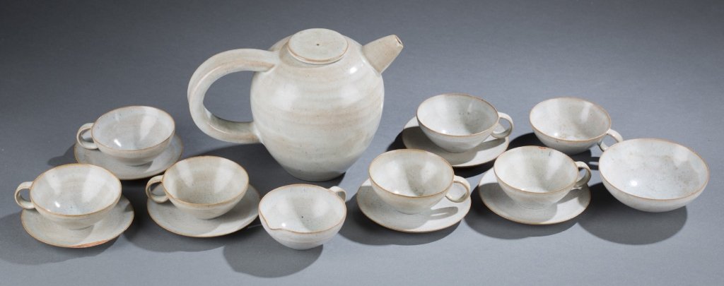 Gertrud & Otto Natzler tea service.: A Gertrud & Otto Natzler tea service. Mid 20th century. Known for their collaboration Gertrud focused on from and Otto concentrated on glaze. The service features gray and tan with specks of blue. Ser