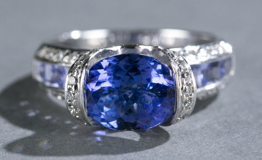 2.37 ct tanzanite and .40 ct diamond ring.: A approximate 2.37 ct tanzanite and .40 ct diamond ring. Size 7 1/2. 6.2g.