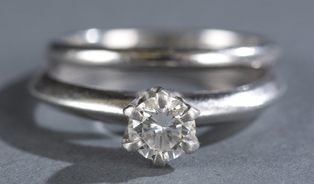 Tiffany and Co 0.5ct round diamond & plat. set: Tiffany and Co approx. 0.5 ct diamond & plat. ring set. Having a round brilliant center stone with an approximate weight of 0.5(5.16x5.22x3.05mm) and clarity of VS1 and color of G-H. Size 7 1/2. Marke