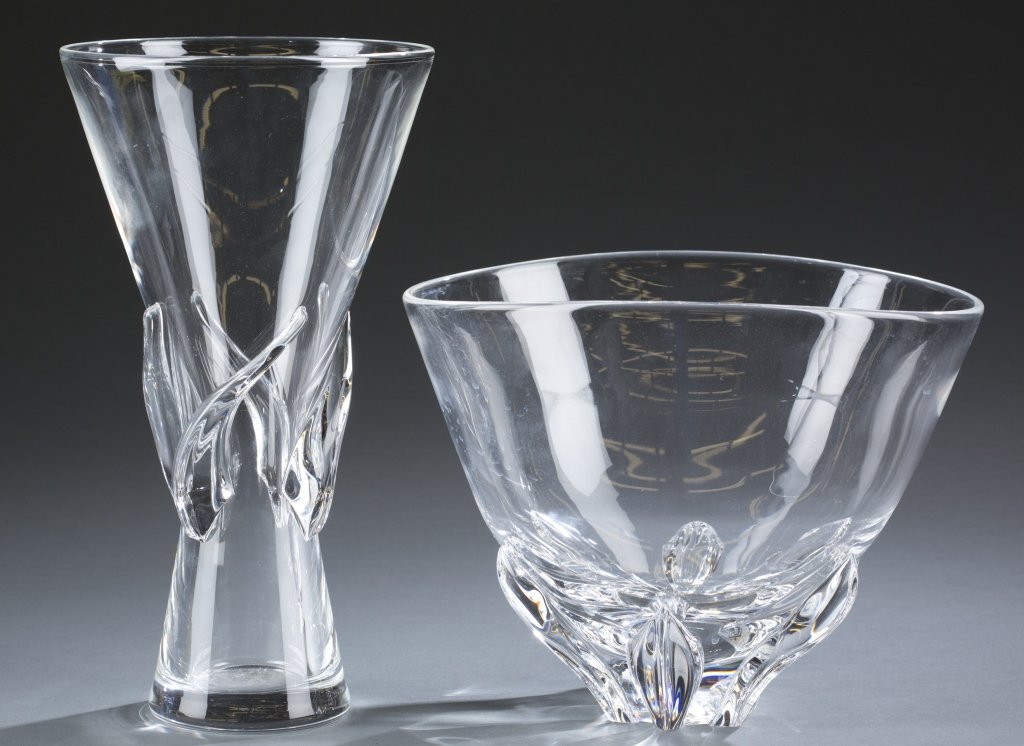 Clear Steuben glass rose vase and flower bowl.: A clear Steuben glass vase and bowl. Second half 20th century. ++ Rose vase. Originally designed by George Thompson 1959. 11 1/2"h x 6 1/4"w. ++ Flower bowl. Etched Steuben. 7 1/2"h x 10"w.