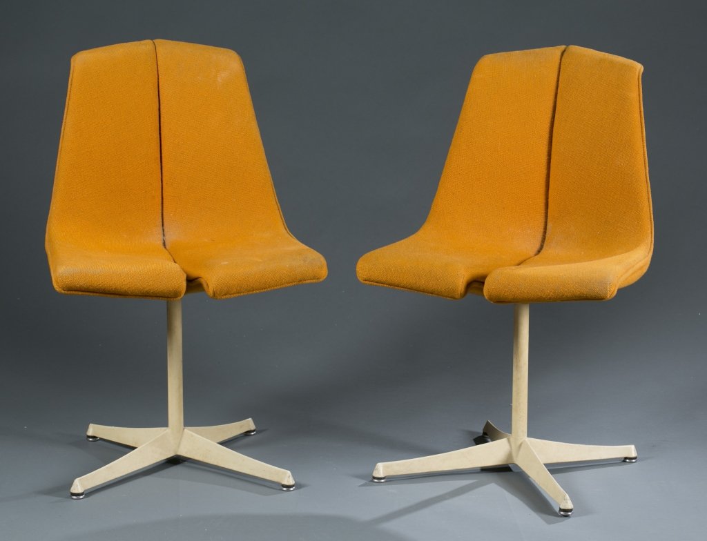 A pair of Richard Schultz side chairs. (1 of 4)