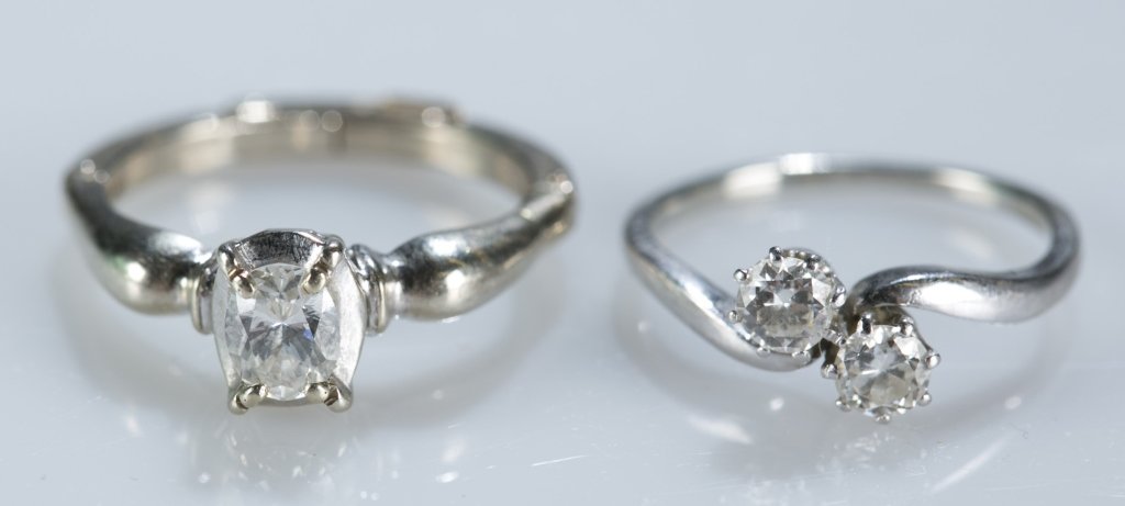 Group of 2 diamond rings. (1 of 9)