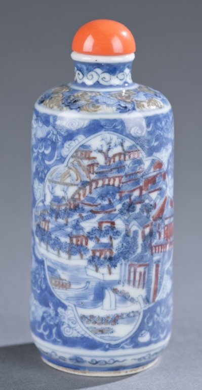 A Chinese blue and white porcelain snuff bottle. (1 of 6)