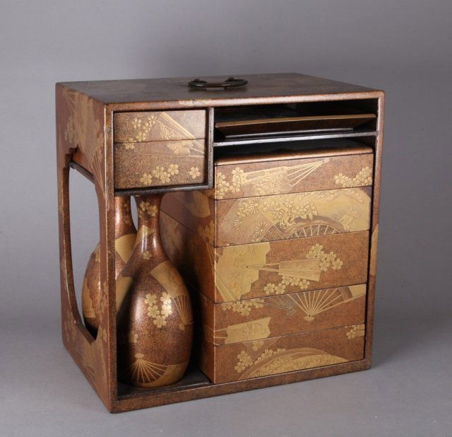 A portable Japanese lacquer sageju/ picnic set. (1 of 9)