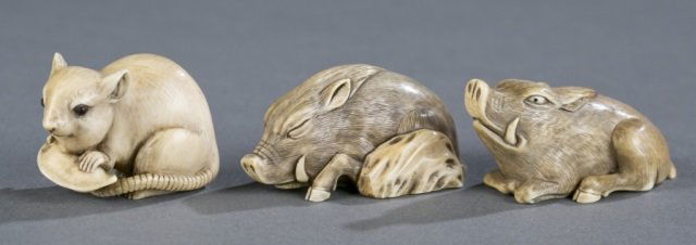 Group of 3 ivory netsuke of animals. (1 of 10)