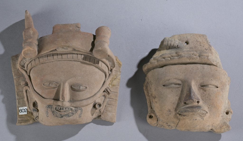 2 Vera Cruz head fragments, CE500-900. (1 of 4)
