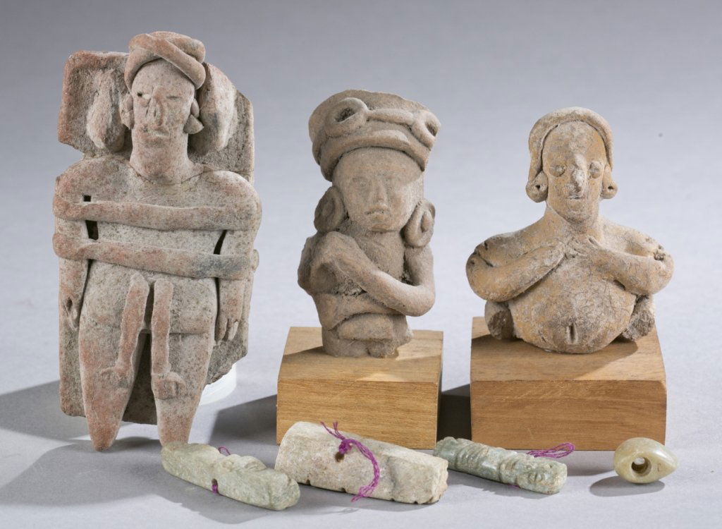 3 Pre-Classic Mexican figures & 4 beads. (1 of 5)