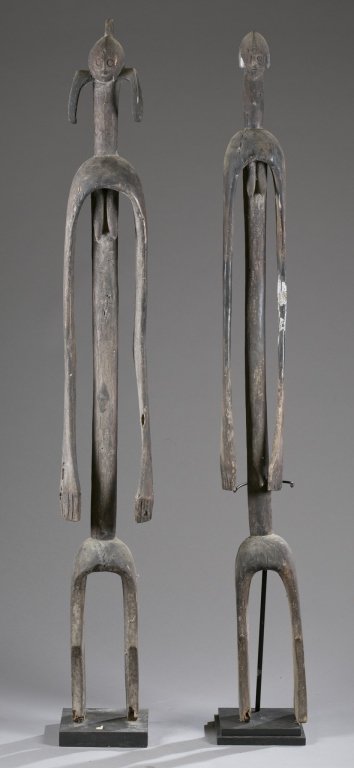 Pair of standing Mumuye figures, 20th c. (1 of 10)
