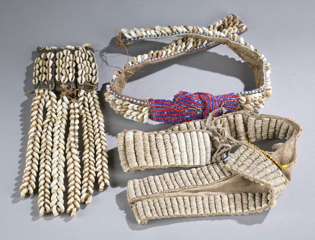 Group of African beaded objects, 20th c. (1 of 4)