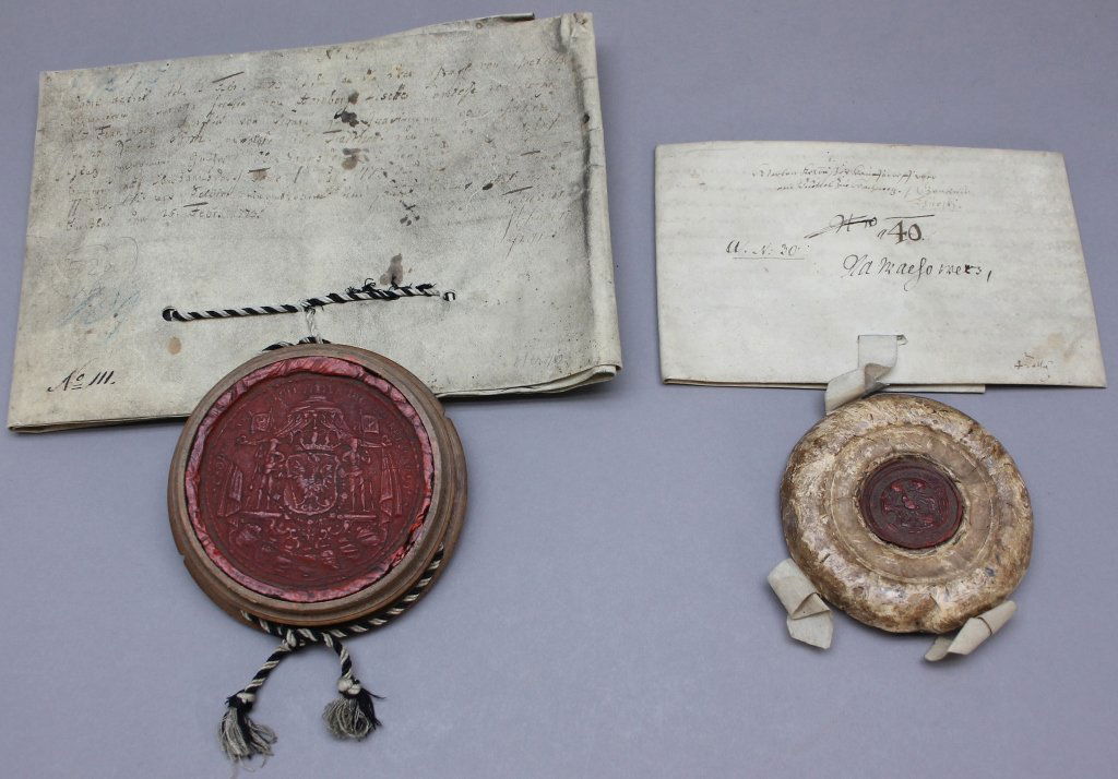 2 Documents (1 on behalf of Friedrich II, 1772. (1 of 10)