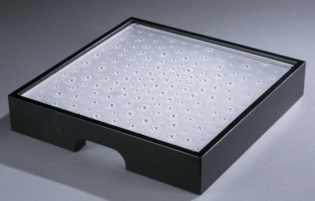 Lalique tray aster pattern, 21st century. (1 of 5)