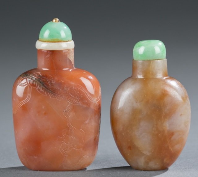 Group of 2 Chinese agate snuff bottles. (1 of 8)