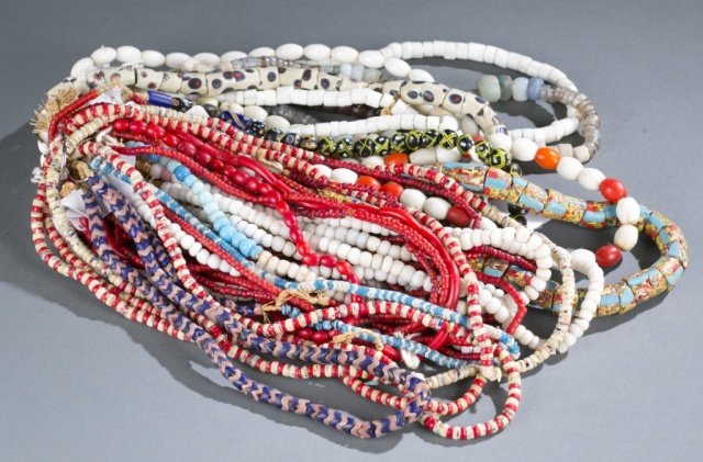 Group of various glass beads. (1 of 5)