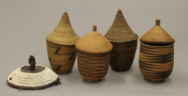 Group of African baskets 20th century. (1 of 5)