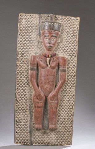 Pende wooden figurative panel. (1 of 5)