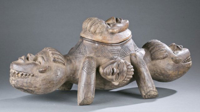 Dan ceremonial bowl. (1 of 7)