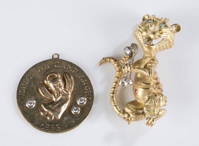 Gold cat brooch and diamond pendant. (1 of 5)