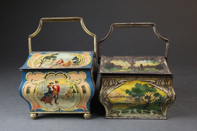 Group of 2 Huntley & Palmers biscuit tins. (1 of 5)