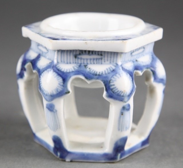Chinese Export Blue & White Incense Burner. (1 of 3)