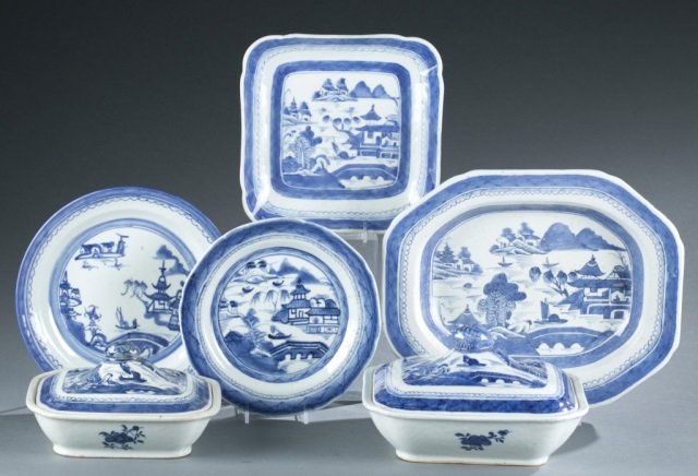 Group of 19 Chinese export Canton wares.: A group of nineteen Chinese export Canton wares. 19th century. Including a serving platter (13"l x 10 1/2"w), a large tureen (5 1/2"h x 9 1/2"l x 8 1/2"w), a medium tureen (4"h x 8"l x 6 1/4"w), a squ