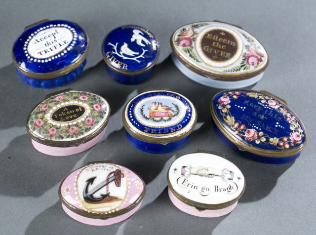 8 Bilston style patch / snuff boxes, 18th century. (1 of 7)