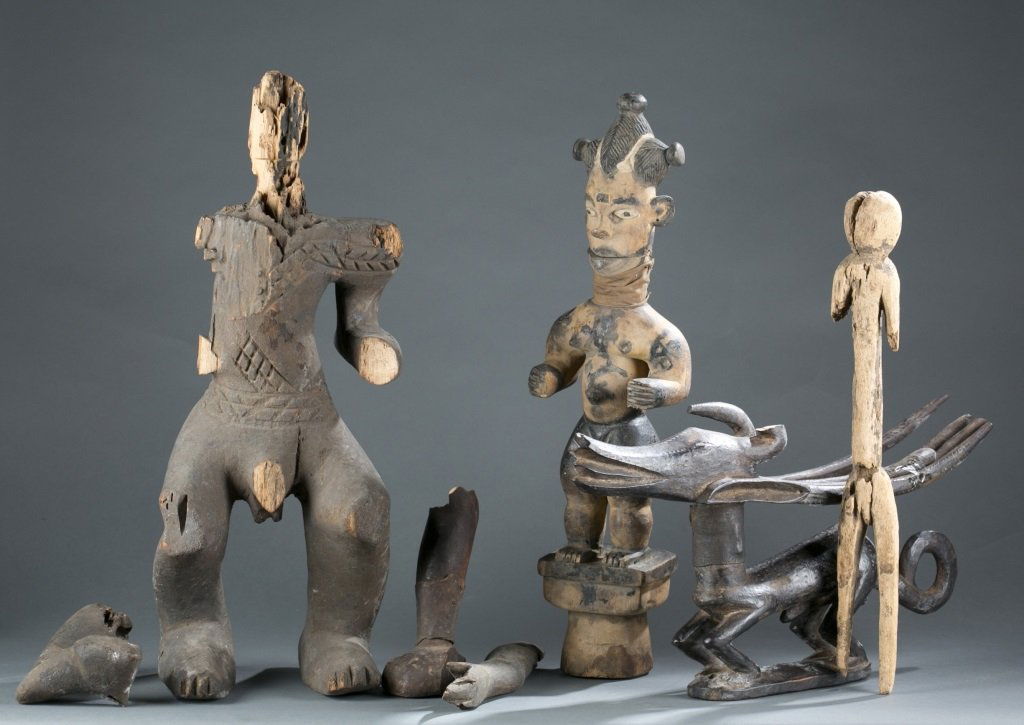 A group of African wooden objects. (1 of 10)