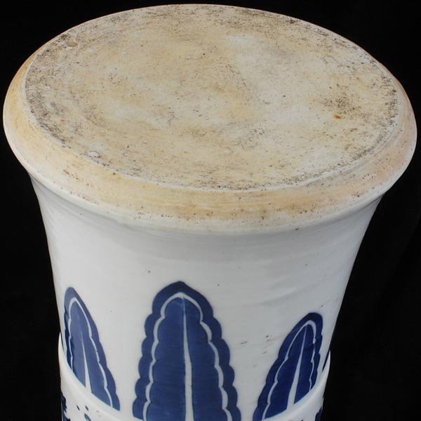 Chinese 17th/18th C Blue & White Vase - 3