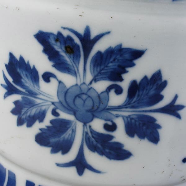 Chinese 17th/18th C Blue & White Vase - 4