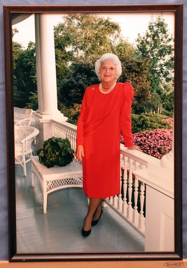 Barbara Bush photo.