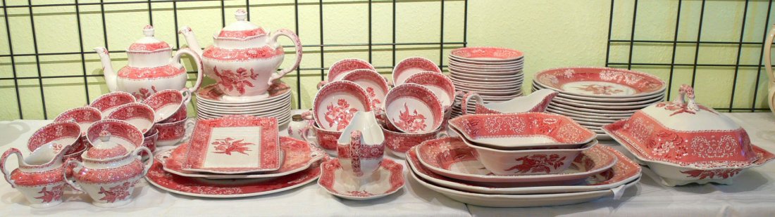 großes Kaffee- und Speiseservice Spode "Pink Camilla" : großes Kaffee- und Speiseservice Spode "Pink Camilla" bestehend aus: großes Deckelschüssel, 2 kleine Schüsseln, 3 ovale Platten 12 Speiseteller, 2 Saucieren, 12 Suppentassen + 12 Untertassen, 12 K